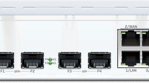 SOPHOS XGS 3300 SECURITY APPLIANCE 10 GigE 1U 1x 240GB SSD SATA 6Gbs